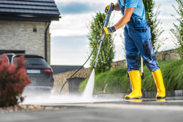 Best Gutter Cleaning  in Oakland, IA